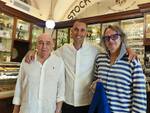 Amalfi, Adriano Galliani e Gigi Marzullo si gustano una pausa di bontà alla storica Pasticceria Pansa