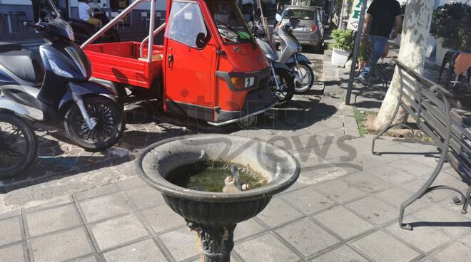 Piano di Sorrento: rotta la fontanina in via Ripa di Cassano