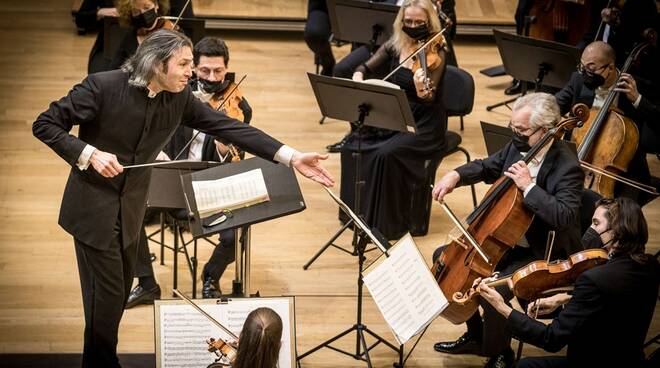 L'Orchestra Sinfonica della Radio di Berlino diretta da Vladimir Jurowski  chiude un Ravello Festival da tutto esaurito - Positanonews