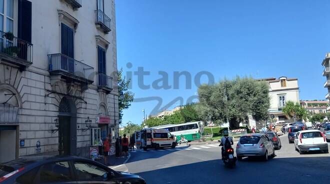 Piano di Sorrento/Sant'Agnello: incidente alla Siesta, coinvolta una moto