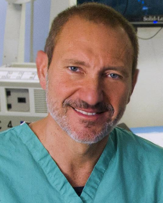 Antonio Bernardo, neurochirurgo