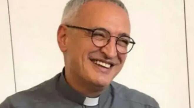 Salerno, padre Giuseppe Galliano scomunicato. L'arcivescovo Bellandi: “Non può celebrare sacramenti”
