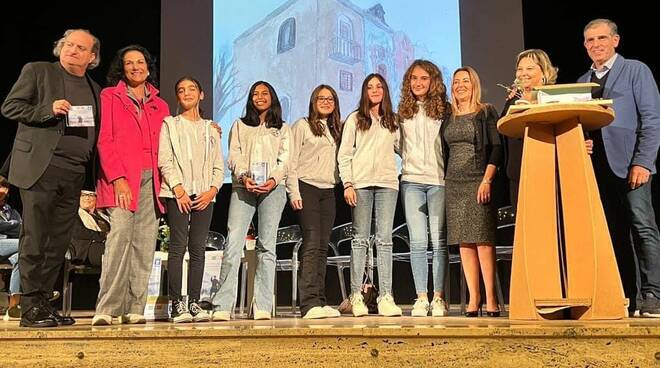 Le scuole medie dell'Istituto Comprensivo di Piano di Sorrento vince il concorso organizzato da La Grande Onda