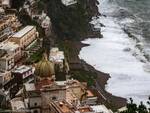 Maltempo: Positano tra pioggia e mare mosso