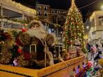 Positano, acceso l'albero di Natale in Piazza dei Mulini