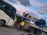 Circumvesuviana: si guasta uno dei bus sostitutivi della tratta Castellammare -Vico Equense, passeggeri a piedi