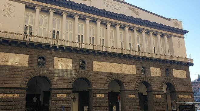 Scontro Regione Campania e Comune di Napoli sul bilancio approvato dal Consiglio di Indirizzo del Teatro San Carlo