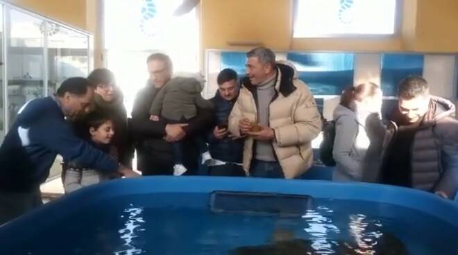 Area Marina Protetta: premiati i pescatori che hanno salvato la tartaruga Osimhen