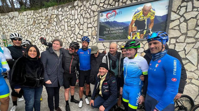 Tramonti, al Valico di Chiunzi una targa in memoria di Marco Pantani