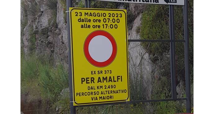 SP 75 Ravello-Castiglione, martedì 23 maggio circolazione interdetta per consentire la rimozione del bus precipitato