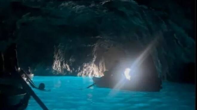 capri grotta azzurra divieto