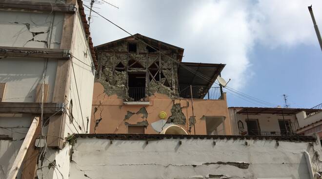 Legnini detta le linee guida per ricostruire e preservare le Case Baraccate di Ischia