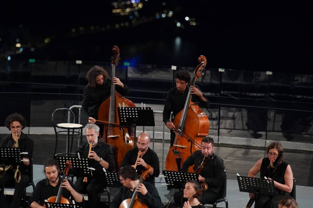 Maxim Emelyanychev e l'orchestra Pomo d'oro incantano il Ravello Festival
