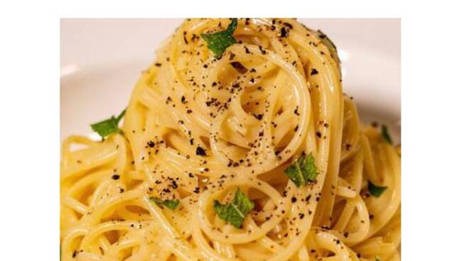 Spaghetti al limone d'Amalfi ispirati dalla ricetta dello chef Peppe Guida