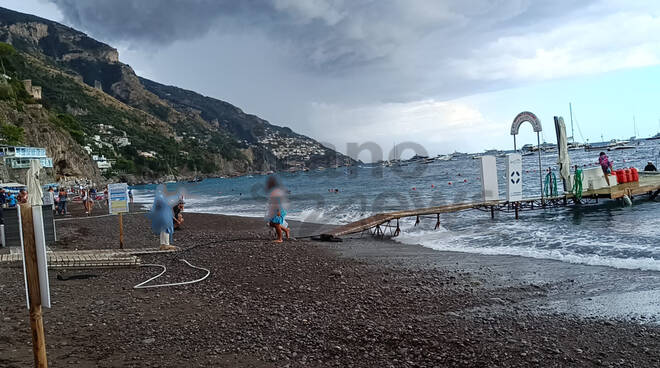 Dopo una mattinata di sole arriva il maltempo a Positano 