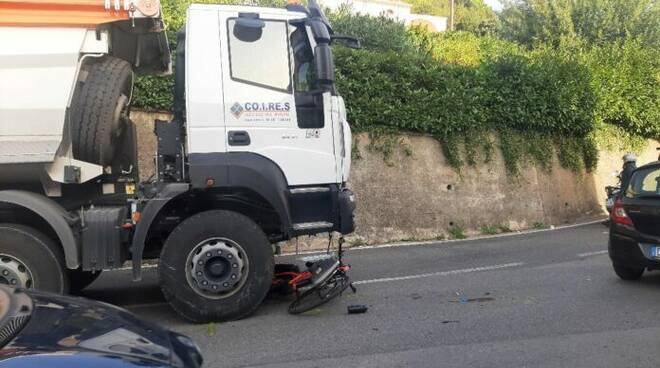 camion investe ciclista