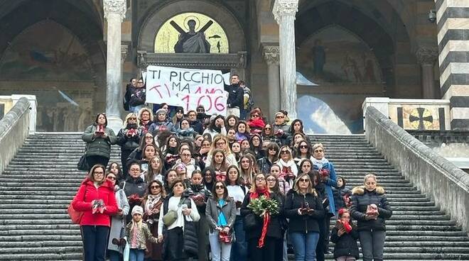 performance amalfi violenza donne 2023