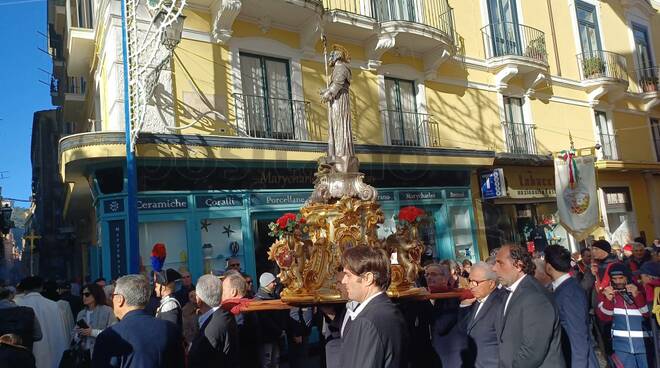 processione sant'antonino sorrento