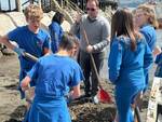 Sorrento, studenti in spiaggia per pulire gli arenili